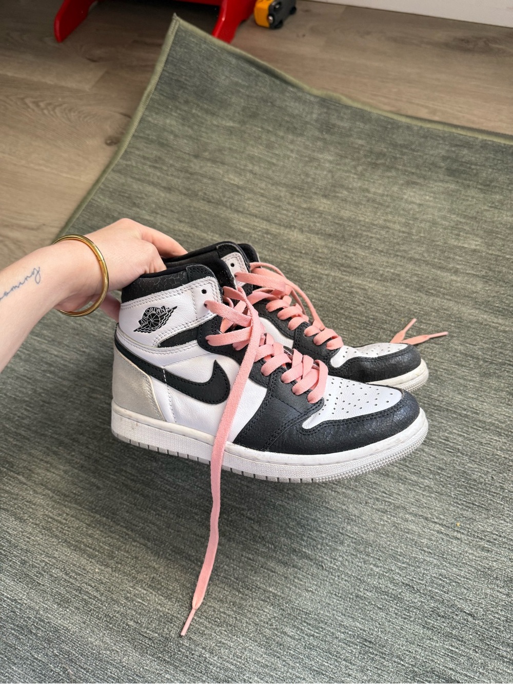 Jordan 1 Retro High OG “stage haze” bleached coral